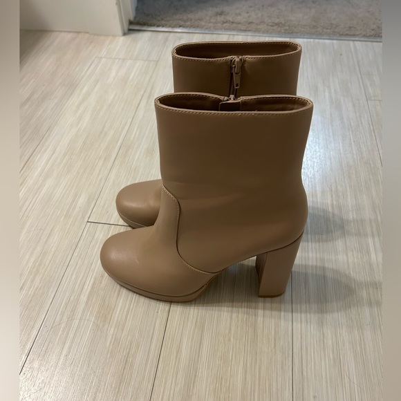 Like New JF Nude Block Heel Boots - Picture 3 of 10